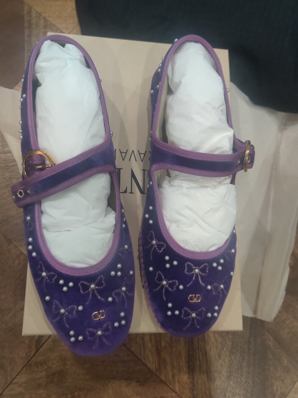 Valentino shoes size 42 NEW $998.00